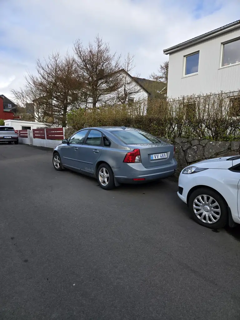 Volvo V40 - Image 2
