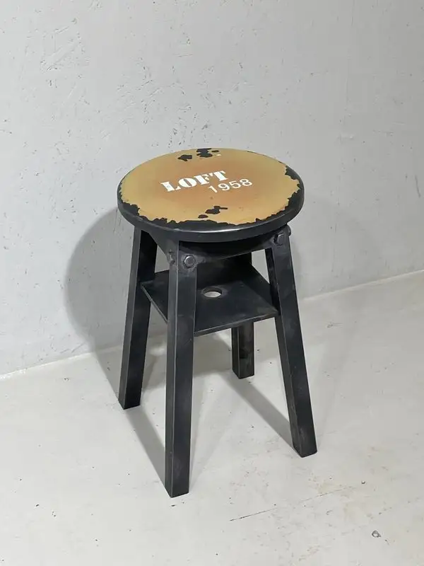 Gamlir Stólar Til Sølu. - Image 1