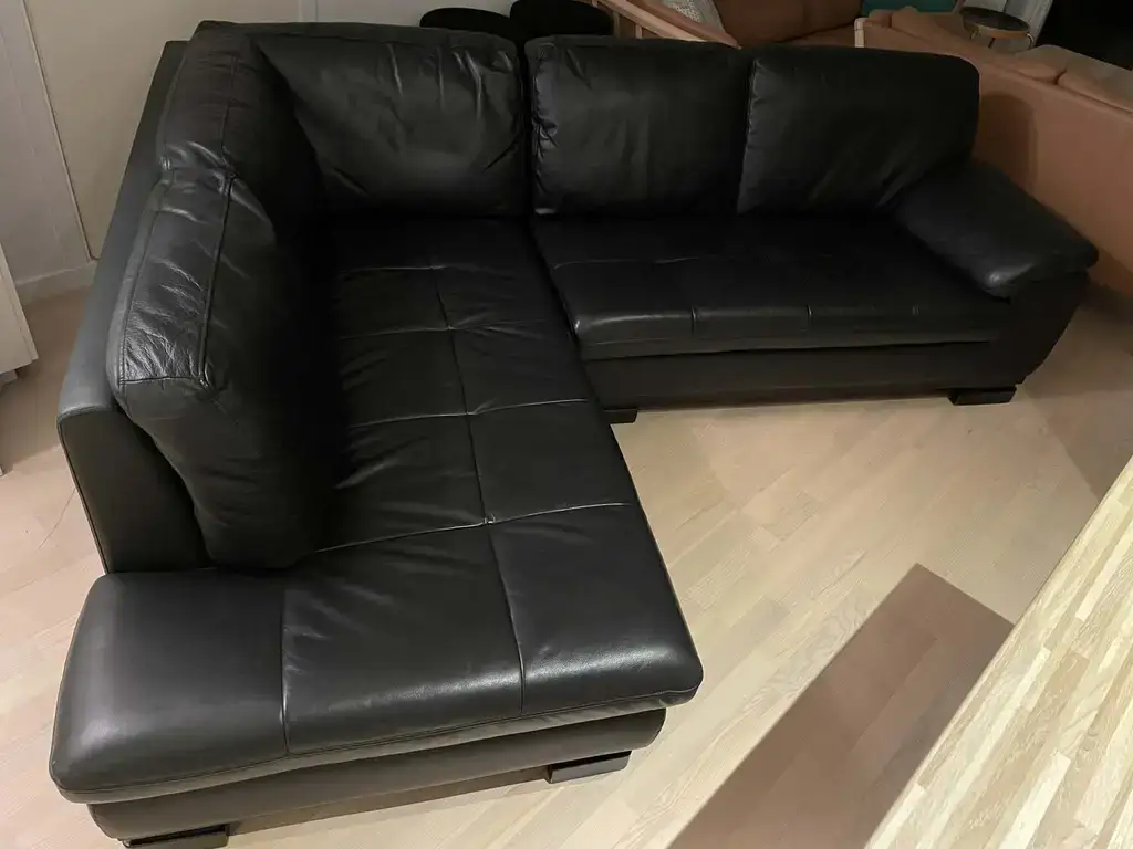 LeðurSofa - Image 1