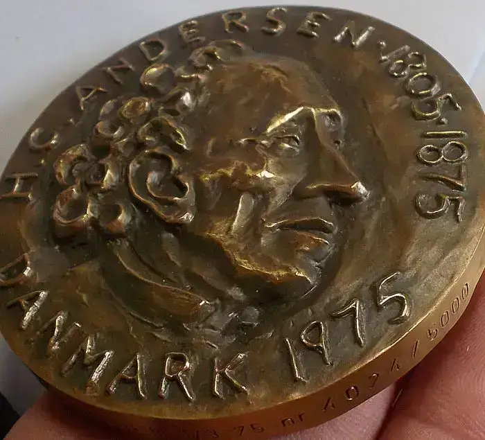 Broncu Medaljur Til Sølu..