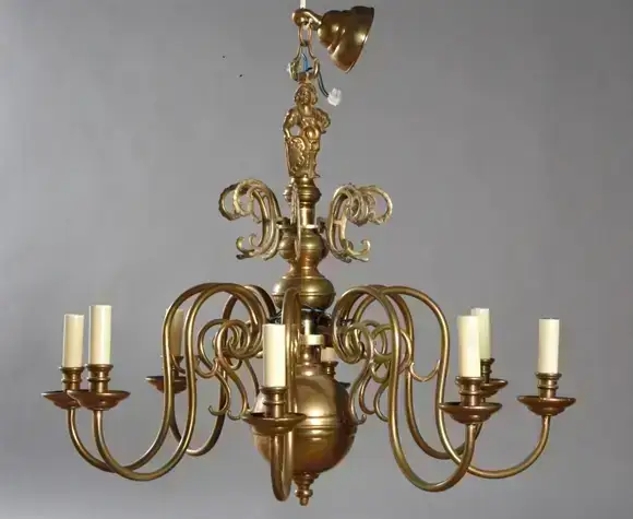 Messinga  Ljósa Krúna Til Sølu.. Image