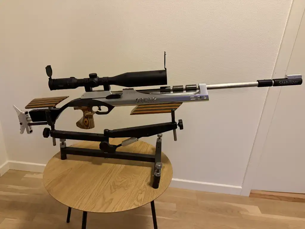 Steyr LG 110 PCP - Image 1
