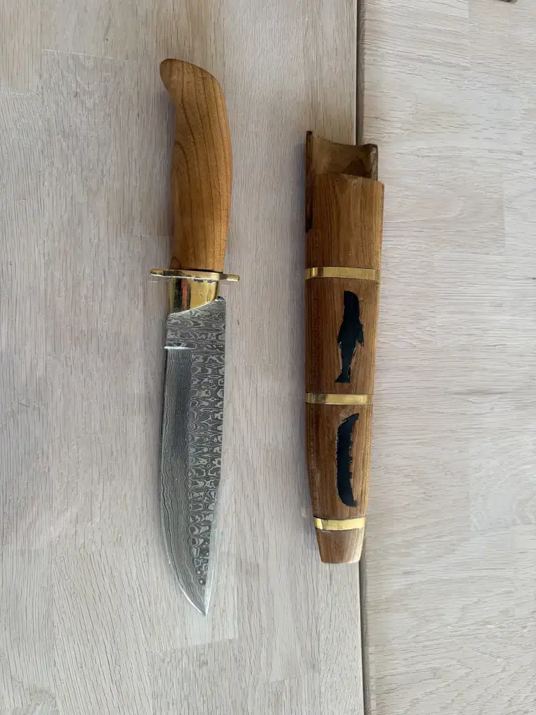 Sera Vakur og sermerktur Grindaknívur Til Sølu - Image 1