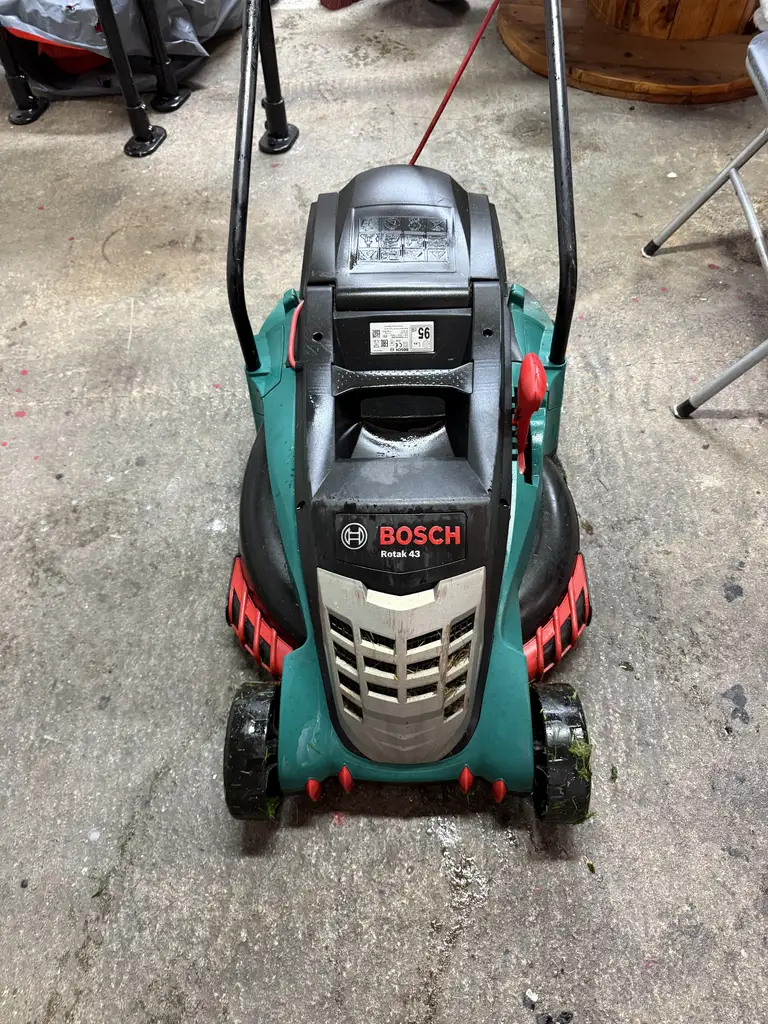Bosch Rotak 43 Plenuklippari til Sølu Image