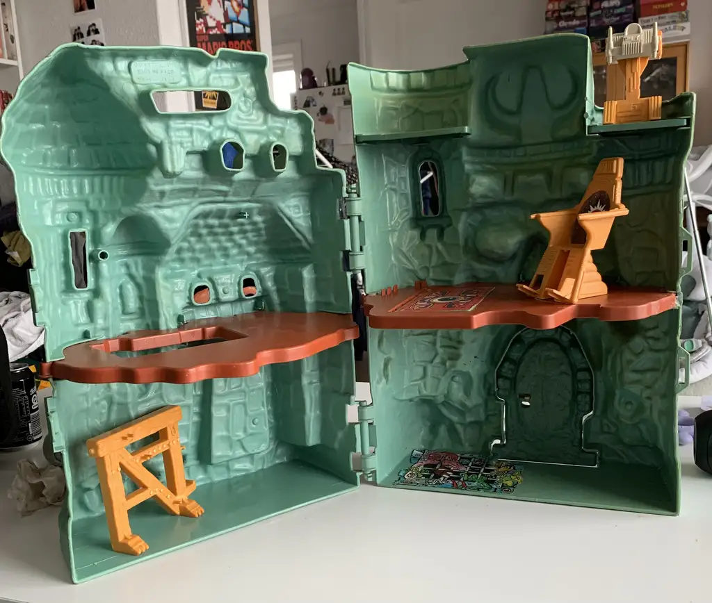 He-Man Castle Greyscull (1981) - Image 2