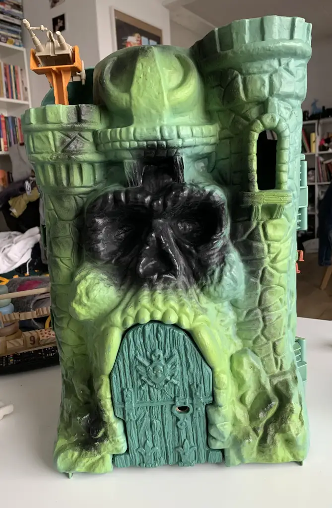 He-Man Castle Greyscull (1981) - Image 1