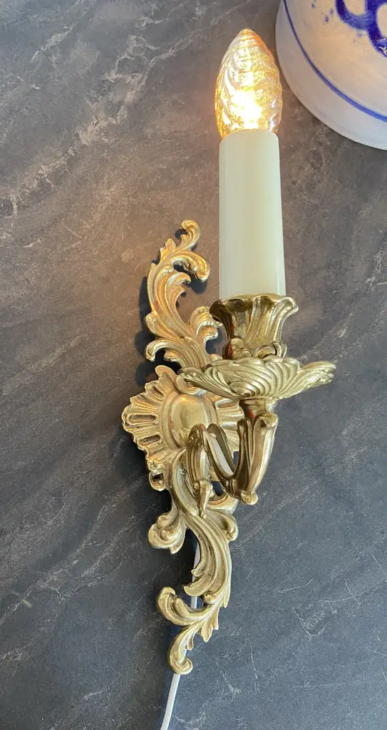 Veggja lampa